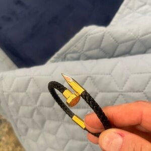 NEW Black and Gold Men's Braided Bracelet 8.25 beautiful and very stylish.